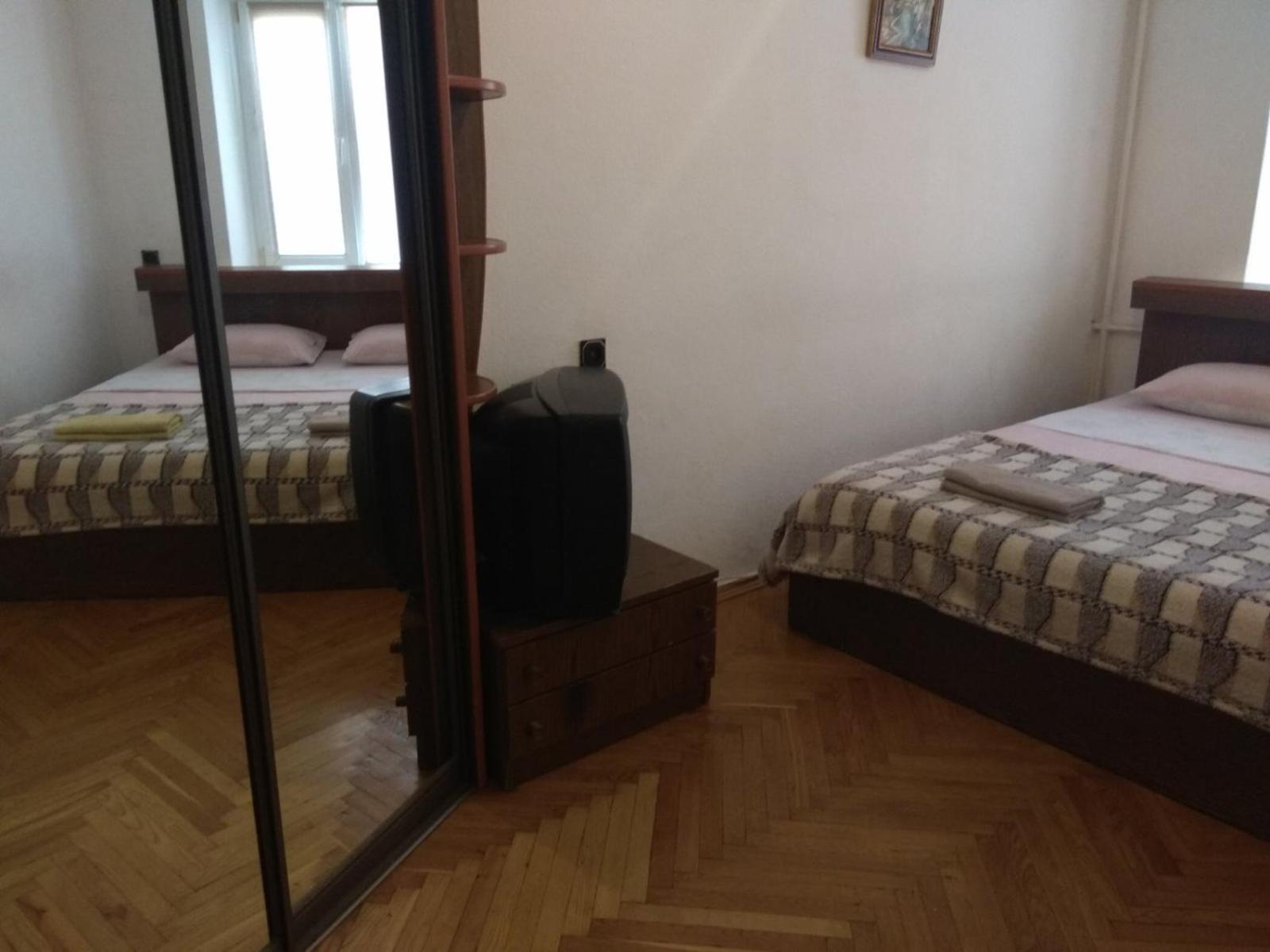 3- Х Комнатная Квартира В Центре Apartamento Rivne Exterior foto